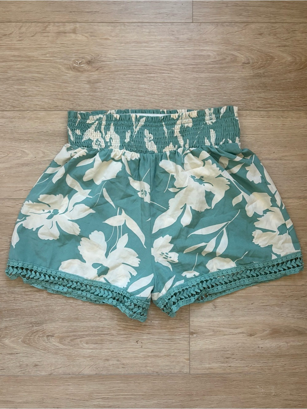 SHEIN Boho Floral Y2K Crotchet Trim Shorts Size L